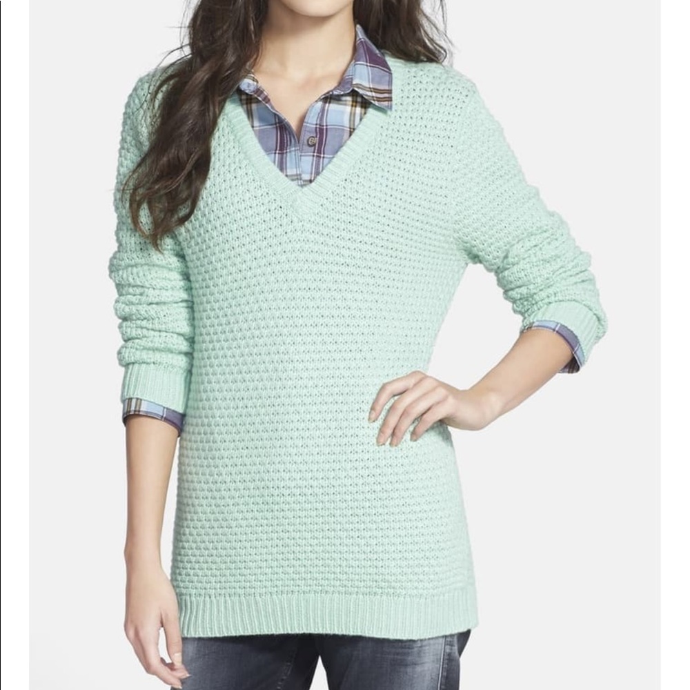 Hinge Easy V Sweater